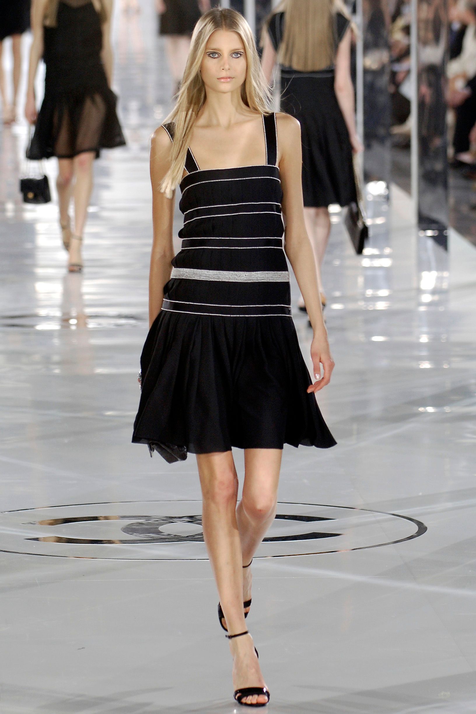 Chanel F/W 05 Look 669