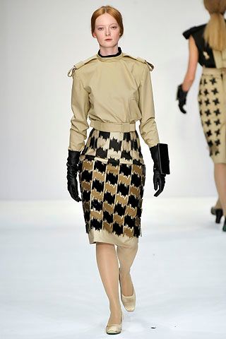 Central Saint Martins M.A. F/W 08 Look 345