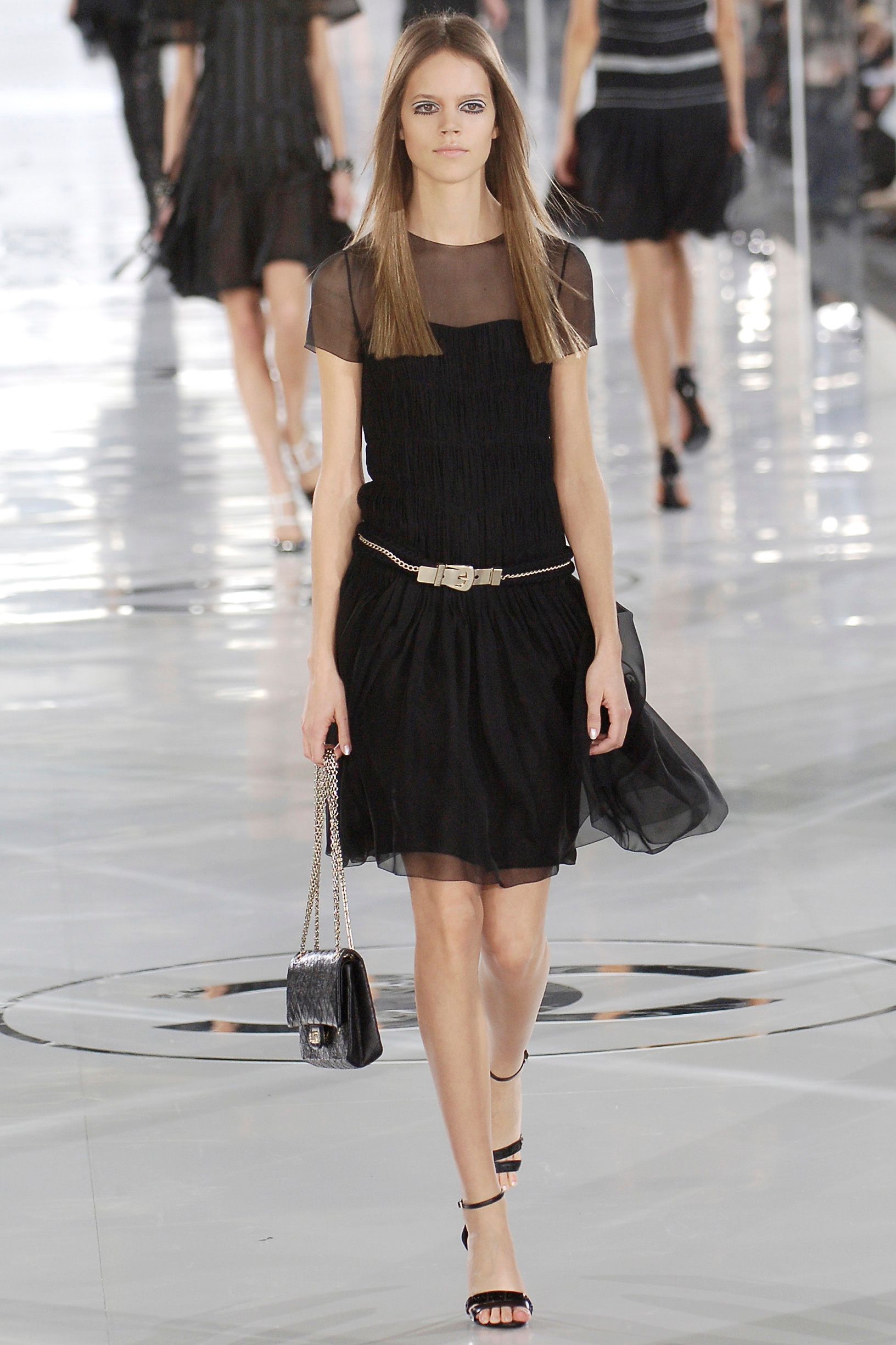 Chanel F/W 05 Look 689