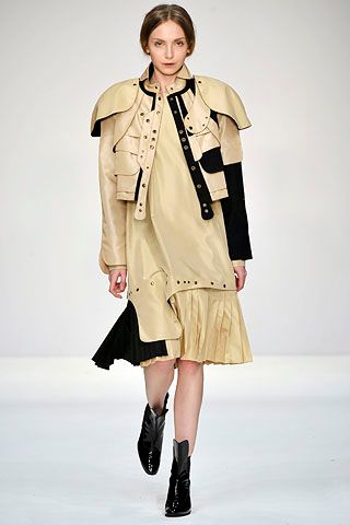 Central Saint Martins M.A. F/W 08 Look 401