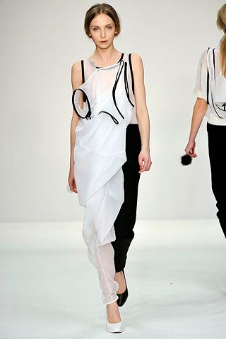 Central Saint Martins M.A. F/W 08 Look 755