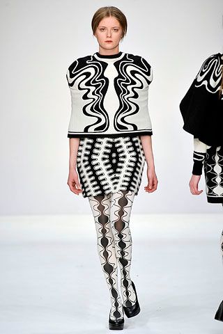 Central Saint Martins M.A. F/W 08 Look 807