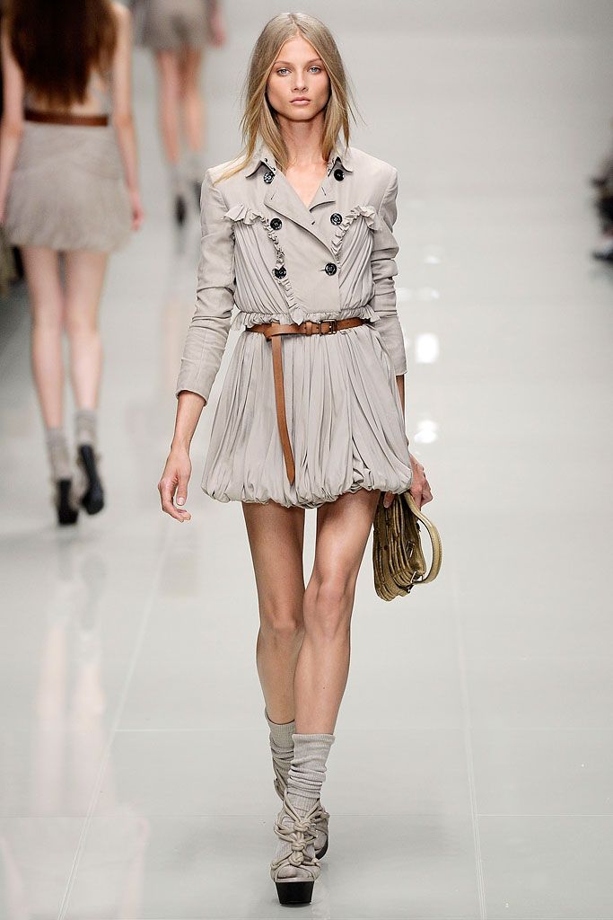 Burberry S/S 10 Look 94