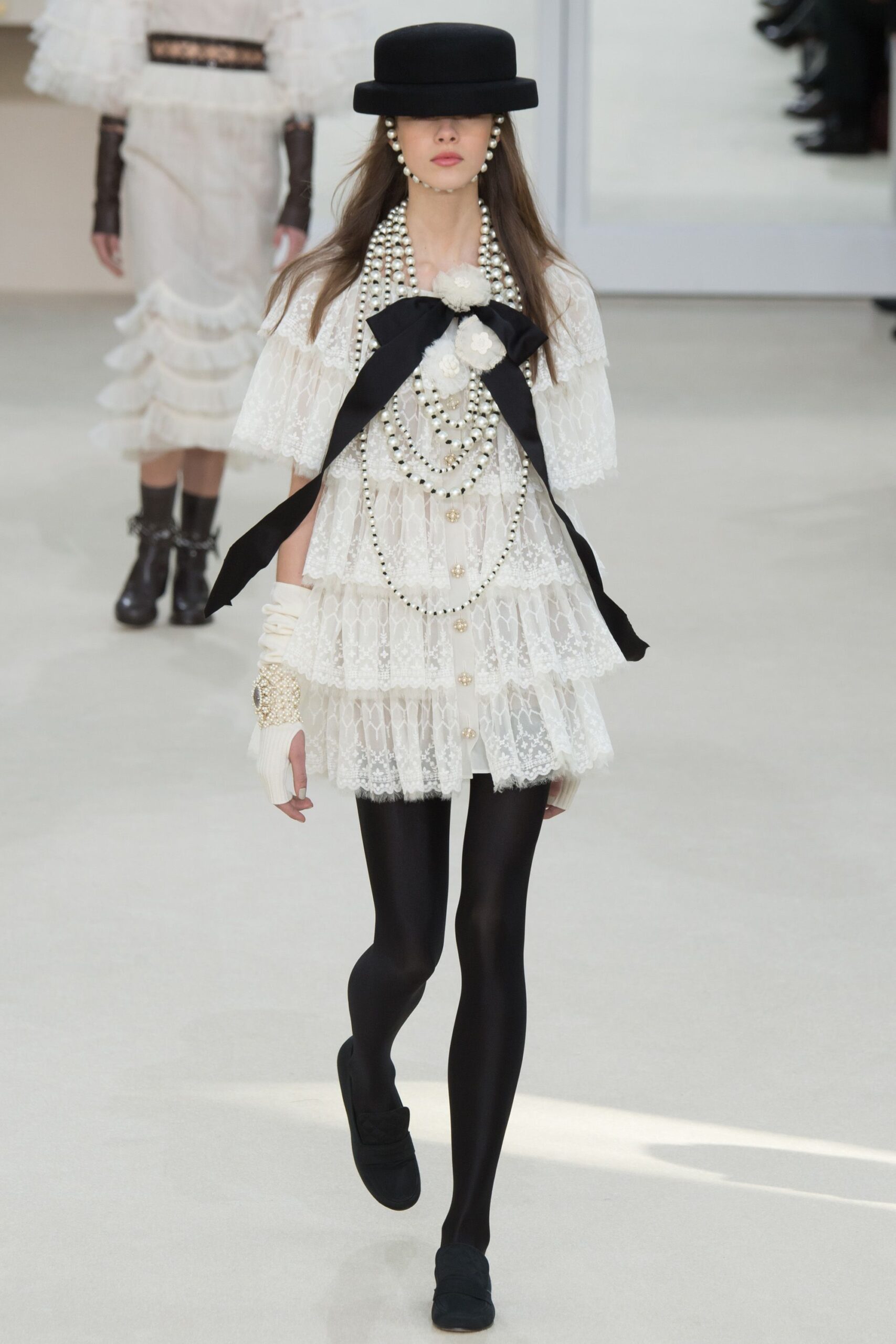 Chanel F/W 16 Look 1129
