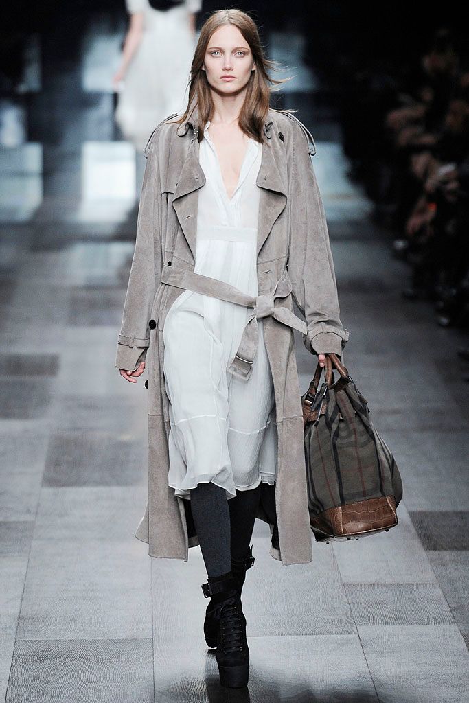 Burberry F/W 09 Look 1