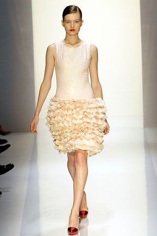 Daks by Giles Deacon S/S 08 Look 39