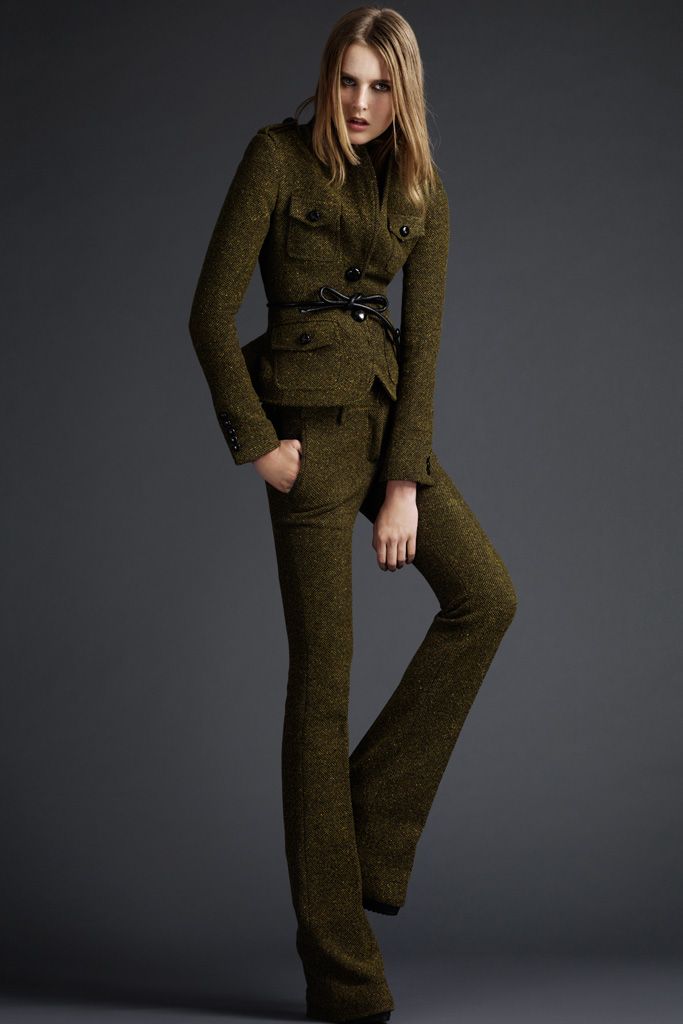 Burberry F/W 11 Look 124