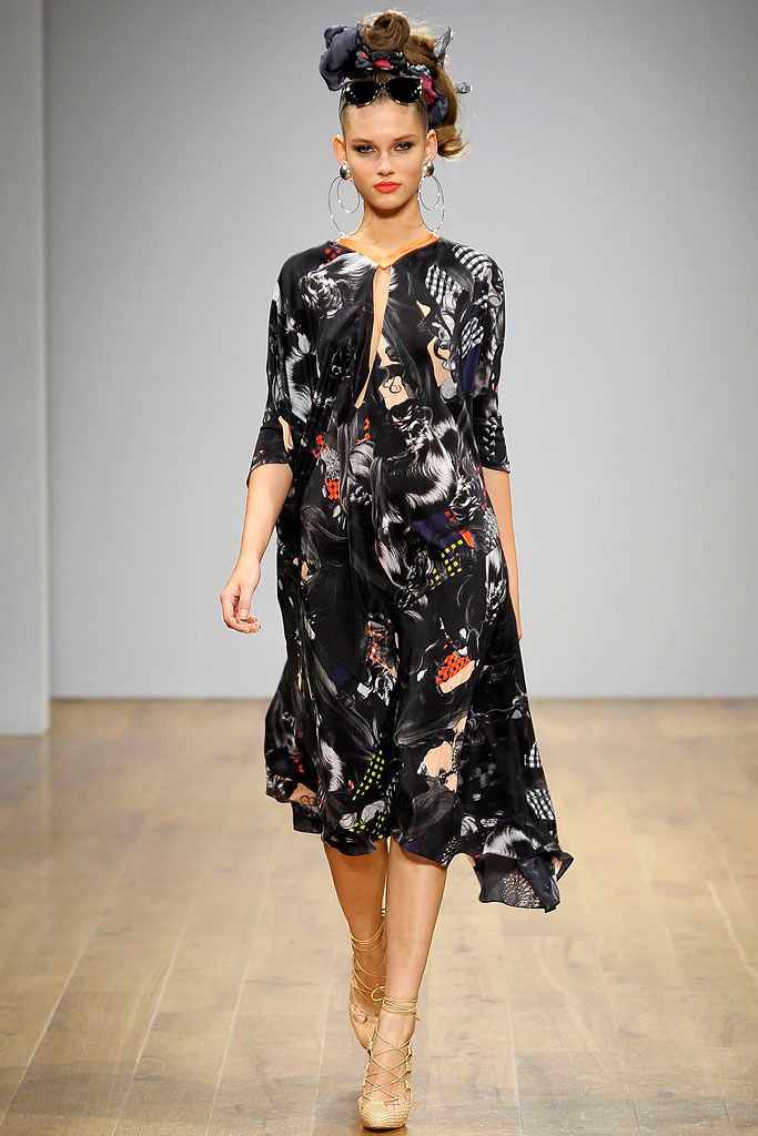 Danielle Scutt S/S 09 Look 11