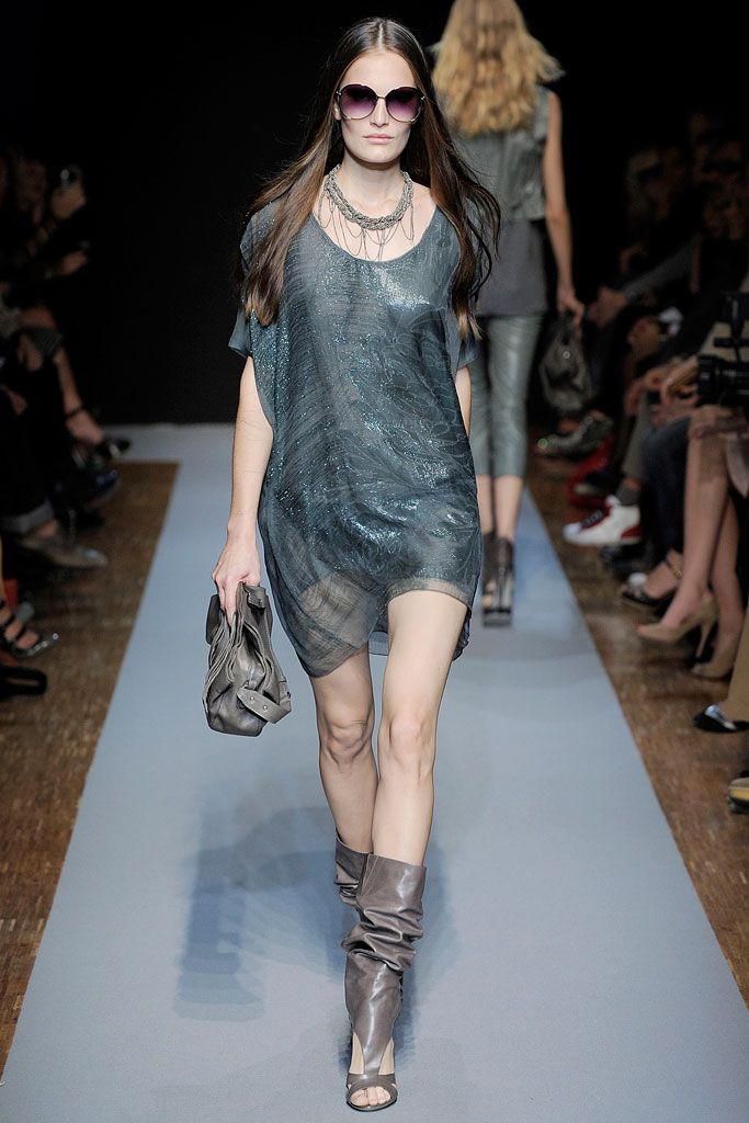 Costume National S/S 10 Look 17
