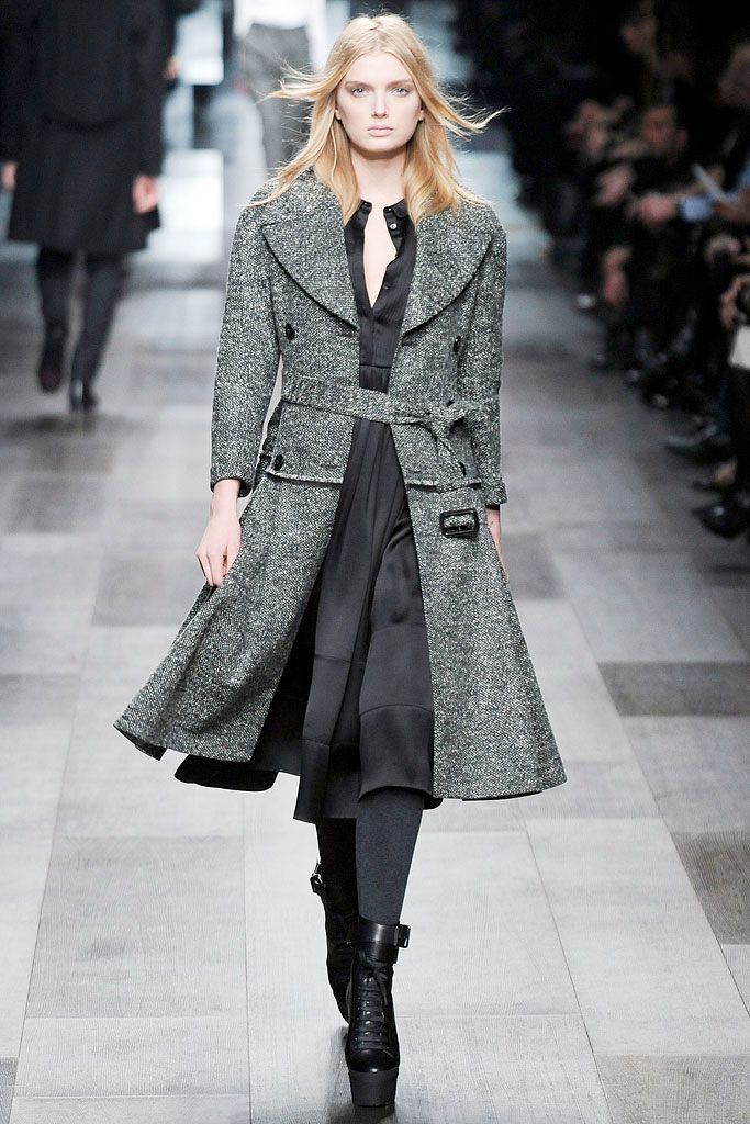 Burberry F/W 09 Look 60