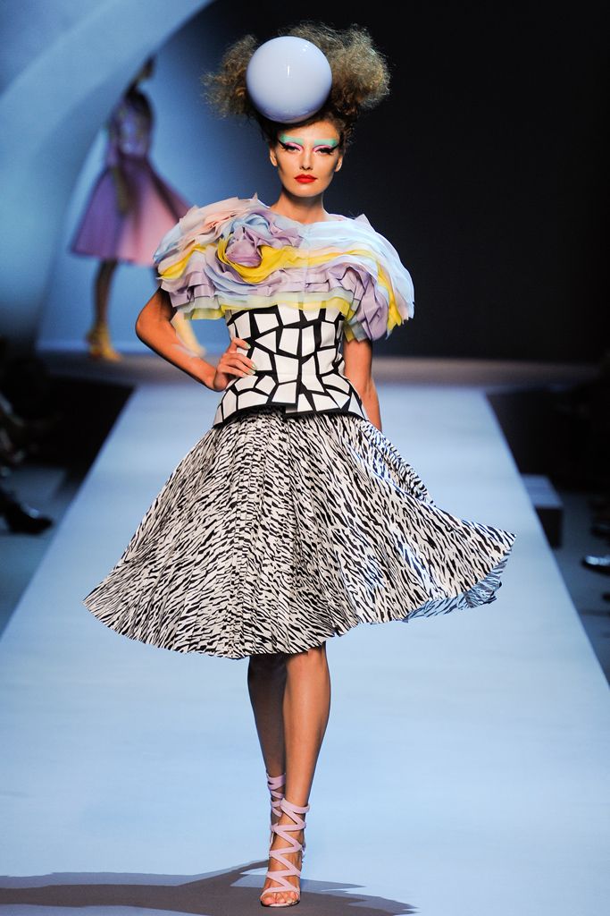 Christian Dior F/W 11 Couture Look 1
