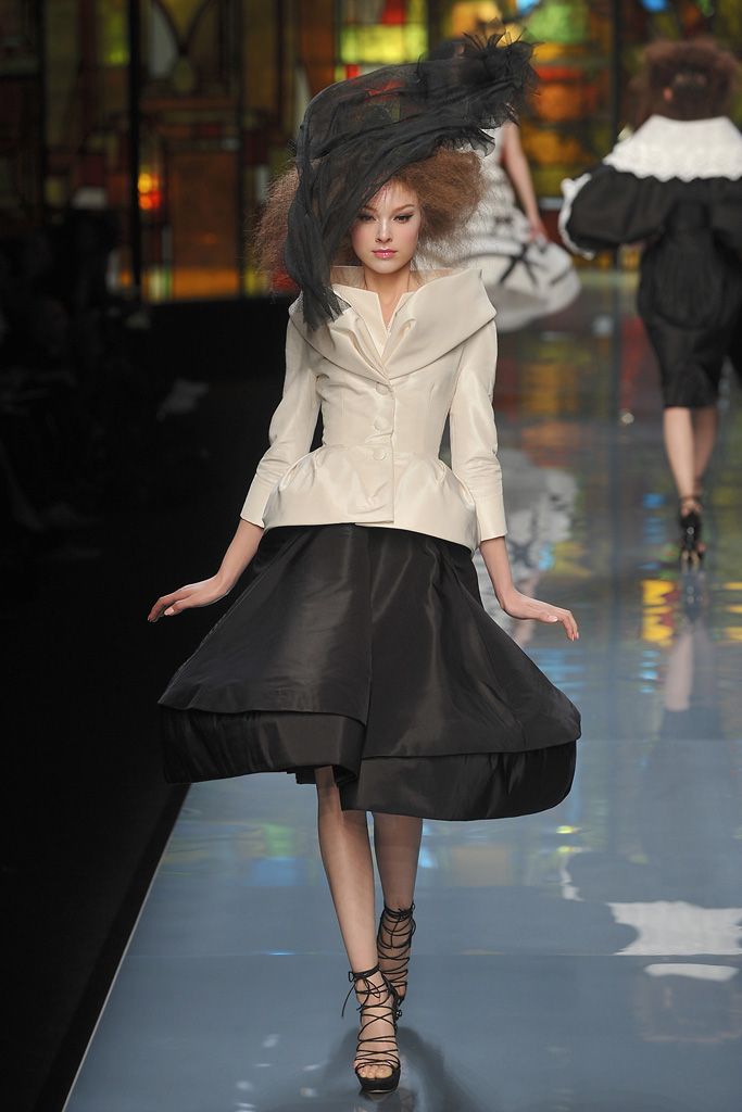 Christian Dior S/S 09 Couture Look 86
