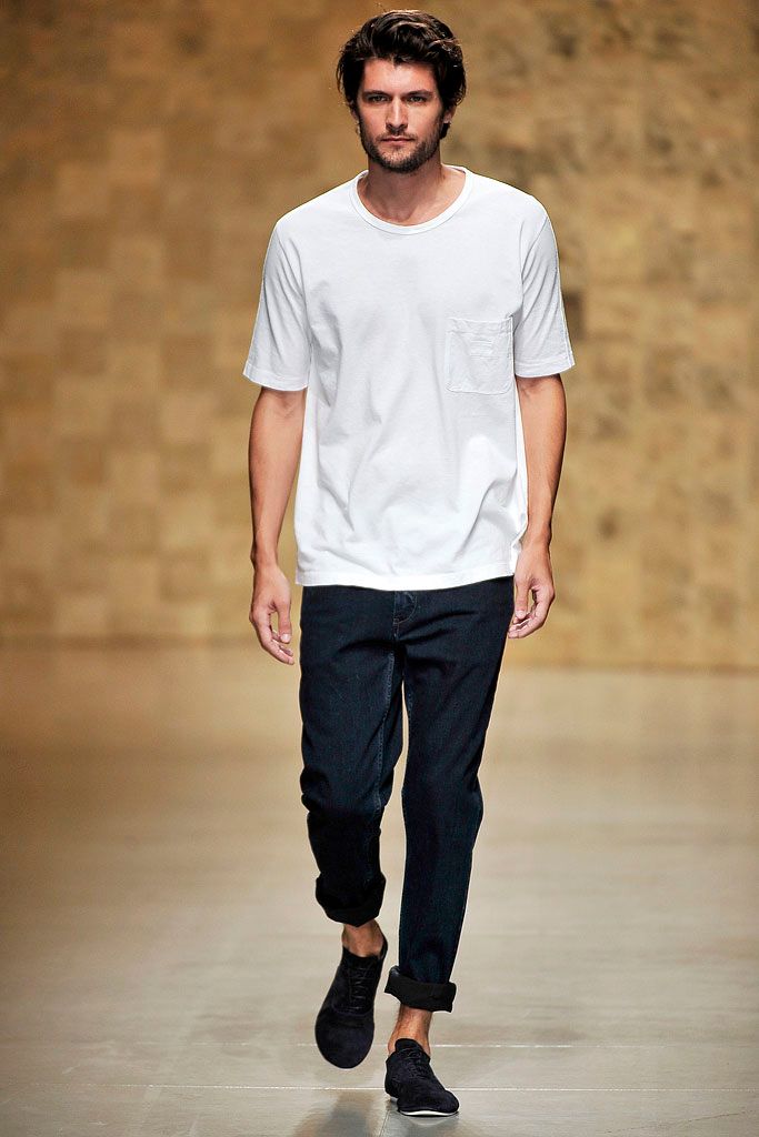 white pocket t-shirt