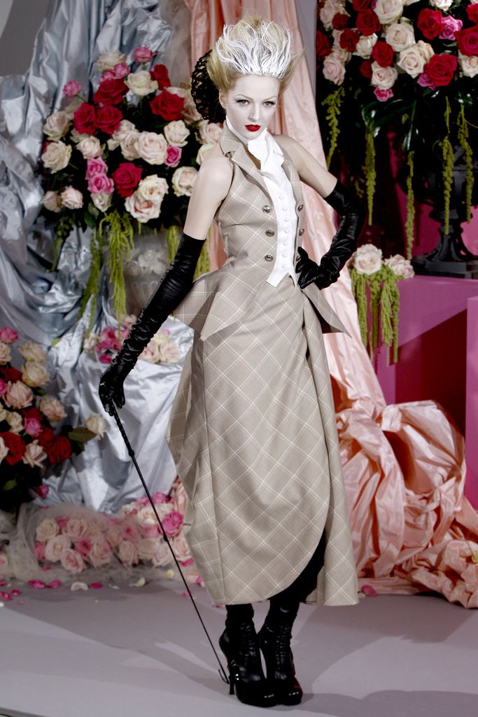 Christian Dior S/S 10 Couture Look 52