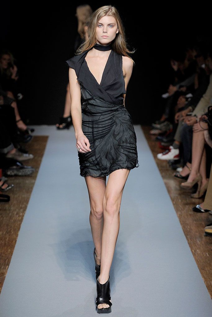 Costume National S/S 10 Look 34