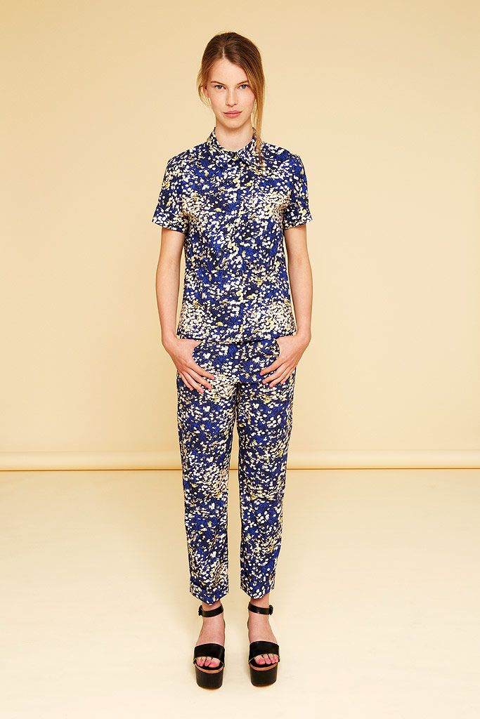 blue printed short-sleeve shirt