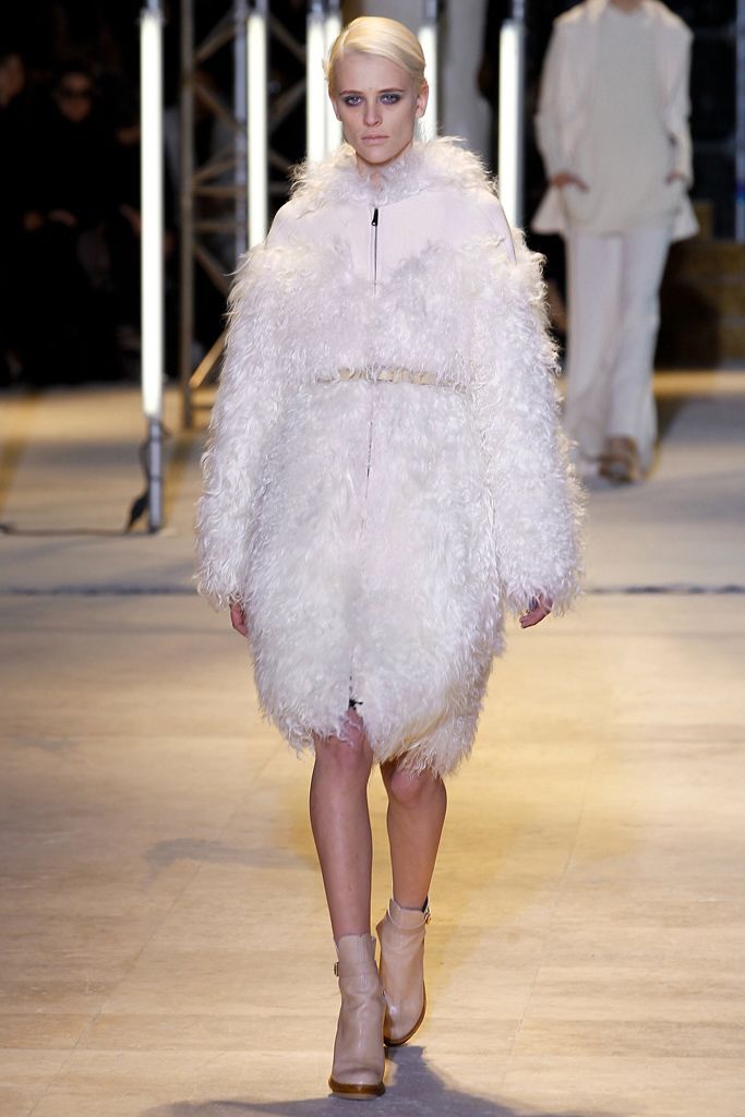 Cacharel F/W 11 Look 50