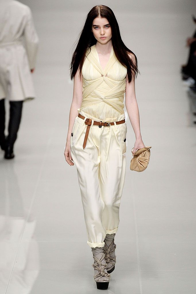 Burberry S/S 10 Look 129