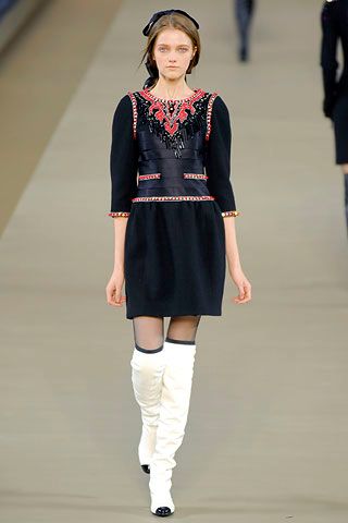 Chanel F/W 06 Look 210