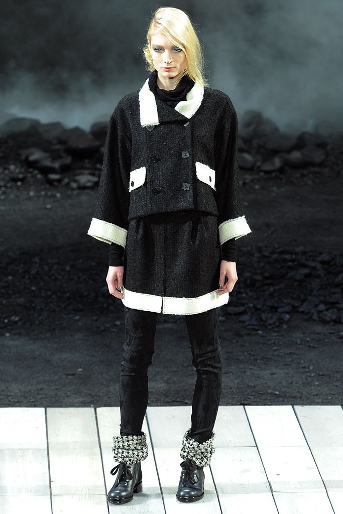 Chanel F/W 11 Look 195