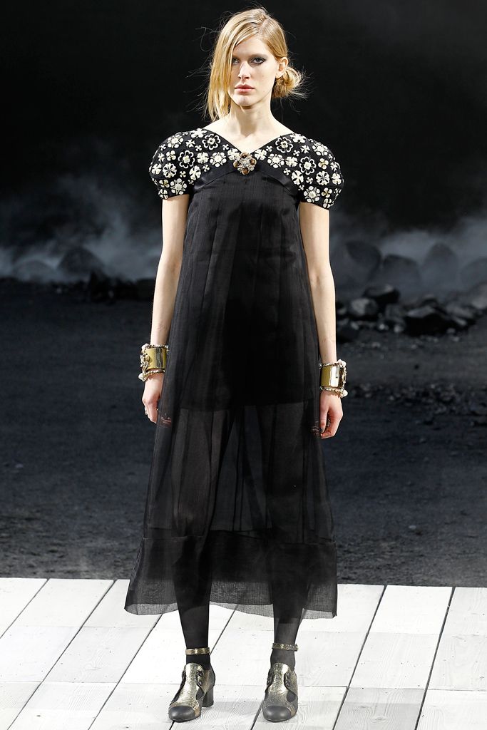 Chanel F/W 11 Look 240