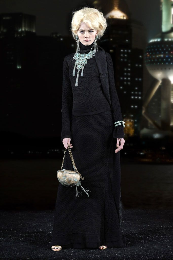 Chanel F/W 10 Look 323