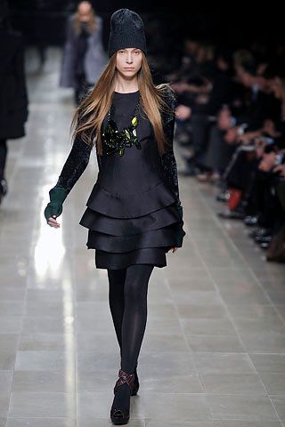Burberry F/W 08 Look 84