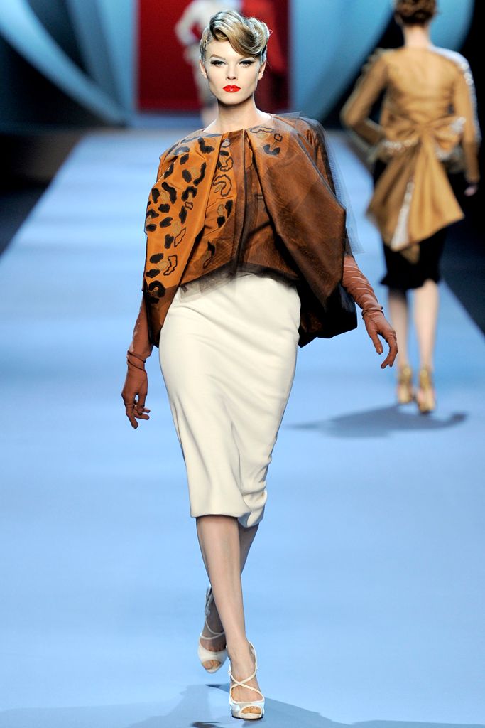 Christian Dior S/S 11 Couture Look 38