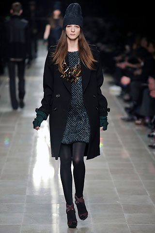 Burberry F/W 08 Look 69