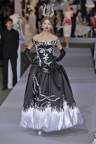 Christian Dior F/W 07 Couture Look 28