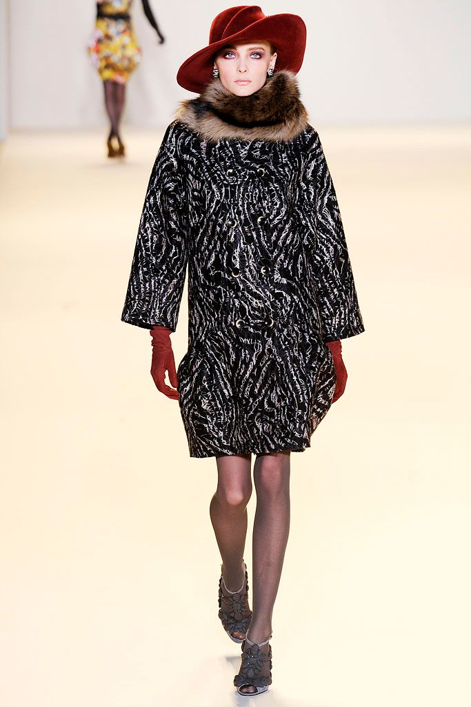 Carolina Herrera F/W 10 Look 101