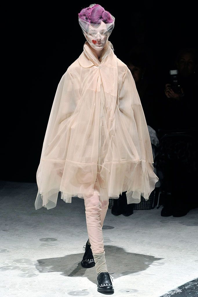 Comme des Garçons F/W 09 Look 1