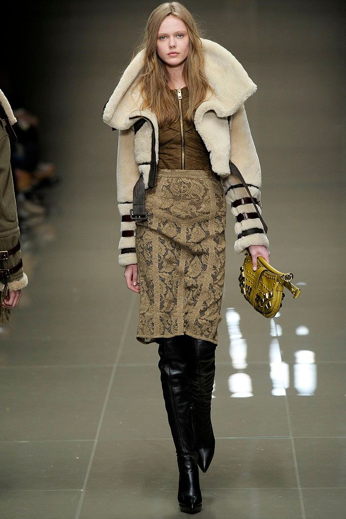 Burberry F/W 10 Look 36