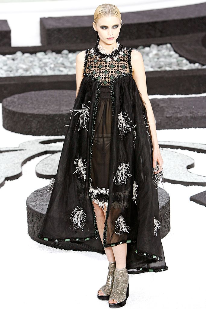 Chanel S/S 11 Look 450