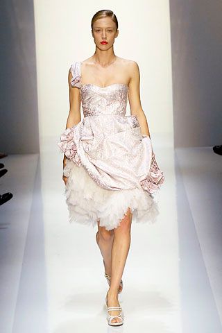 Daks by Giles Deacon S/S 08 Look 47