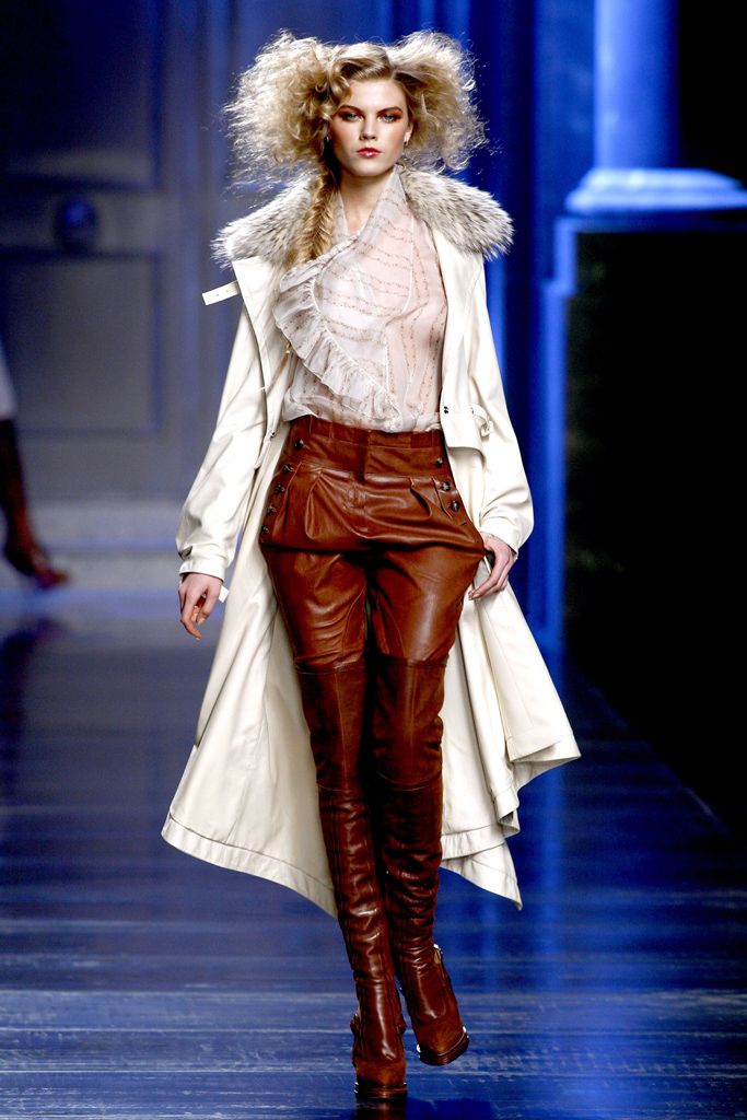 Christian Dior F/W 10 Look 7