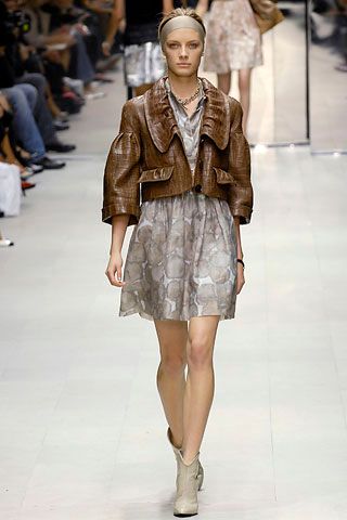 Burberry S/S 07 Look 56