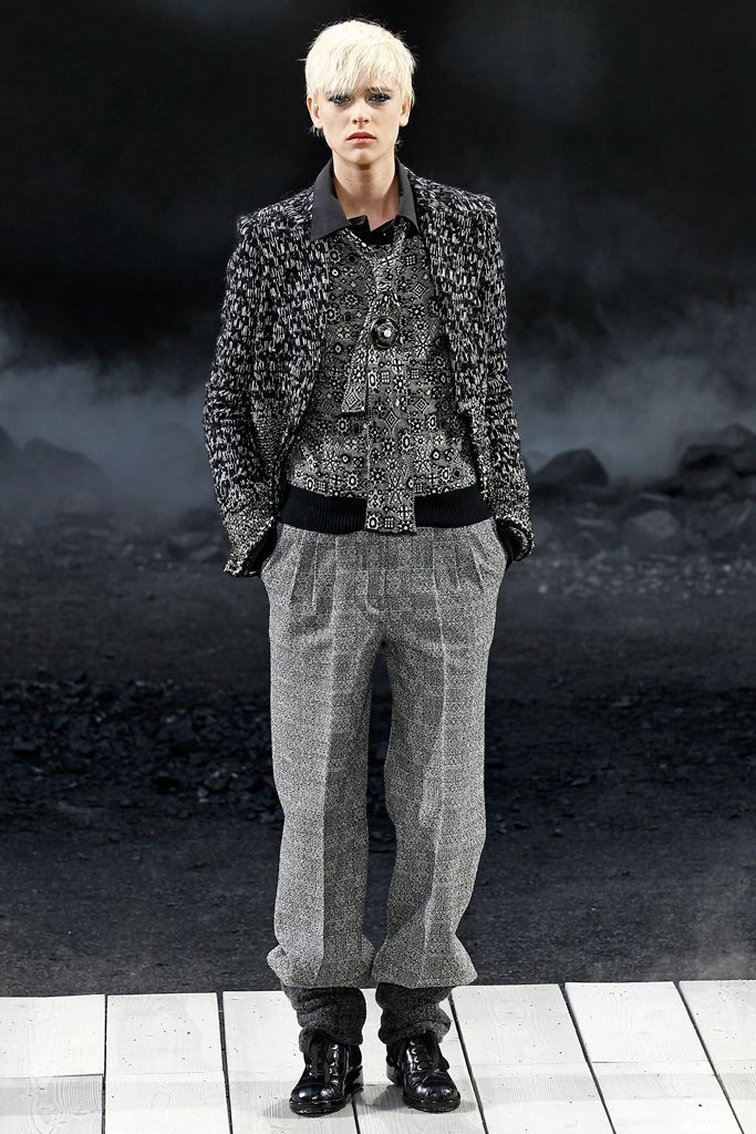 Chanel F/W 11 Look 204