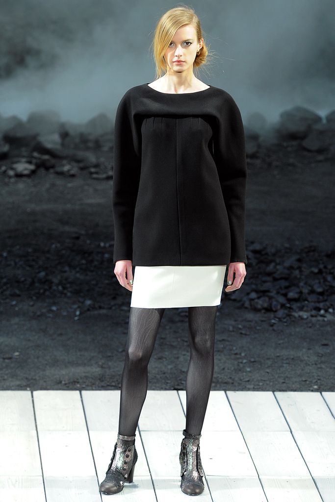 Chanel F/W 11 Look 219
