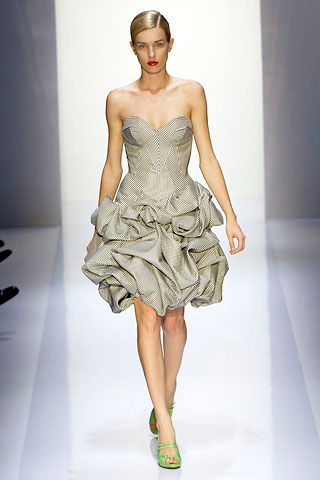 Daks by Giles Deacon S/S 08 Look 21