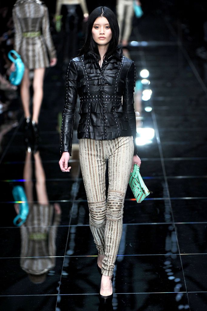 Burberry S/S 11 Look 151