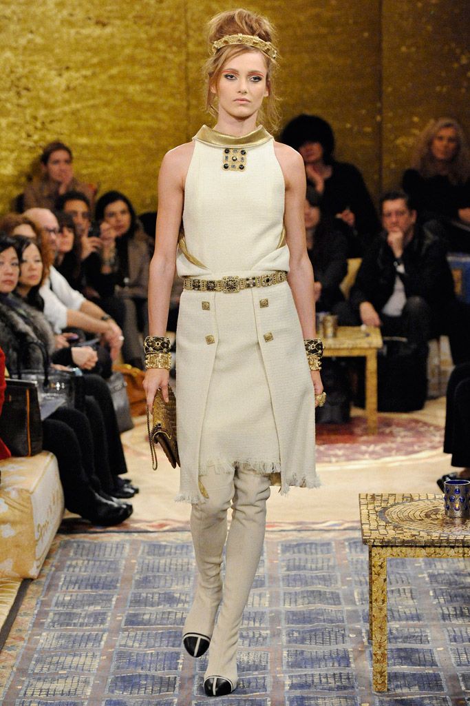 Chanel F/W 11 Look 386