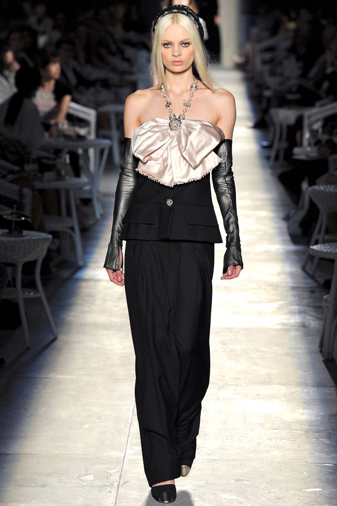 Chanel F/W 12 Couture Look 247