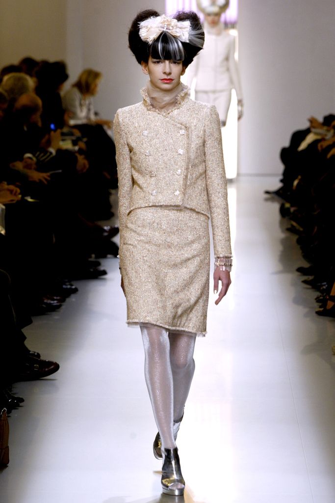 Chanel S/S 10 Couture Look 7