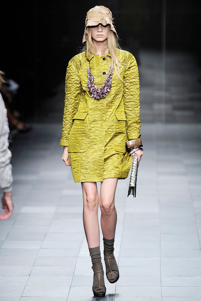 Burberry S/S 09 Look 180