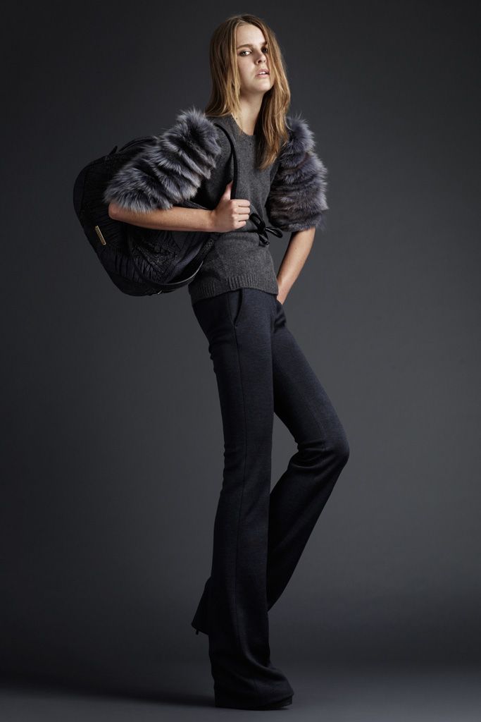 Burberry F/W 11 Look 32