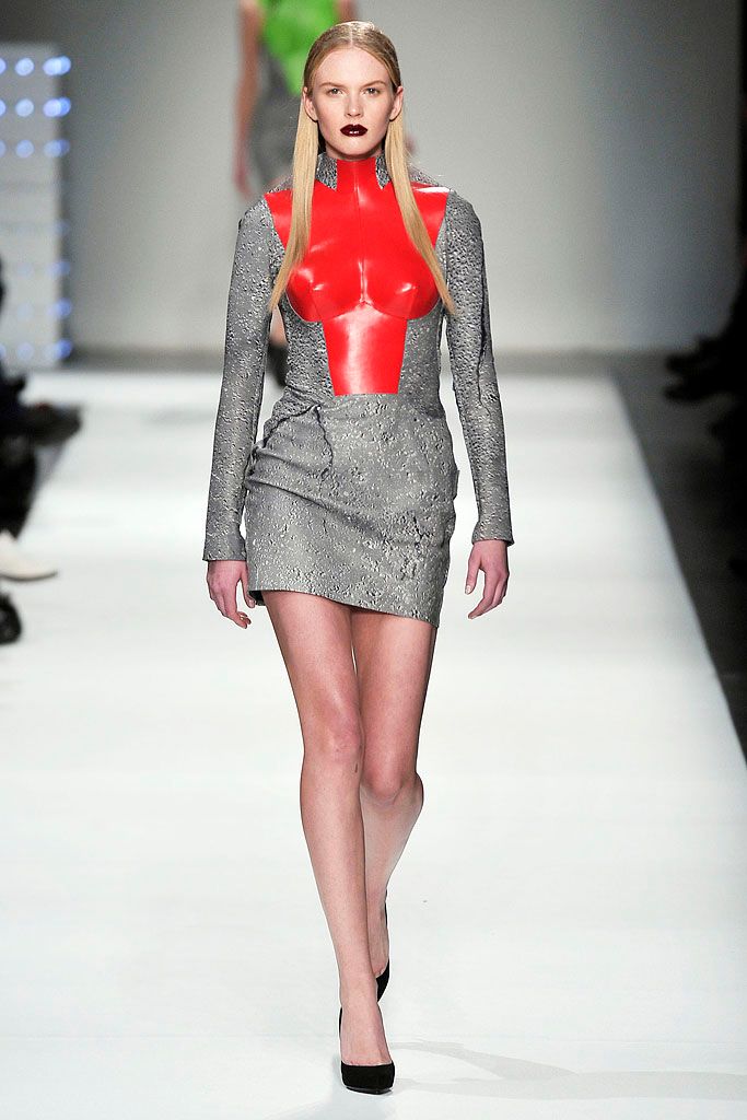 Chalayan F/W 09 Look 310