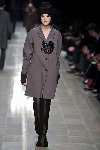 Burberry F/W 08 Look 25