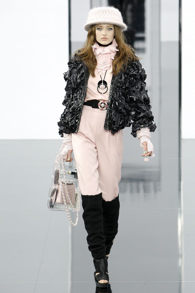 Chanel F/W 09 Look 254