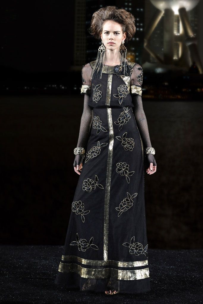 Chanel F/W 10 Look 438